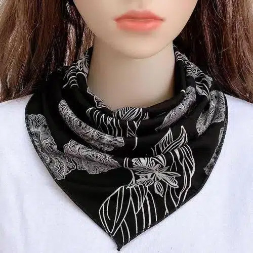 Fashion New Triangular Binder Silk Scarf Thin Women's Autumn and Winter Warm Scarf Fake Collar Korean Style All-Match Neck Protection Bandana