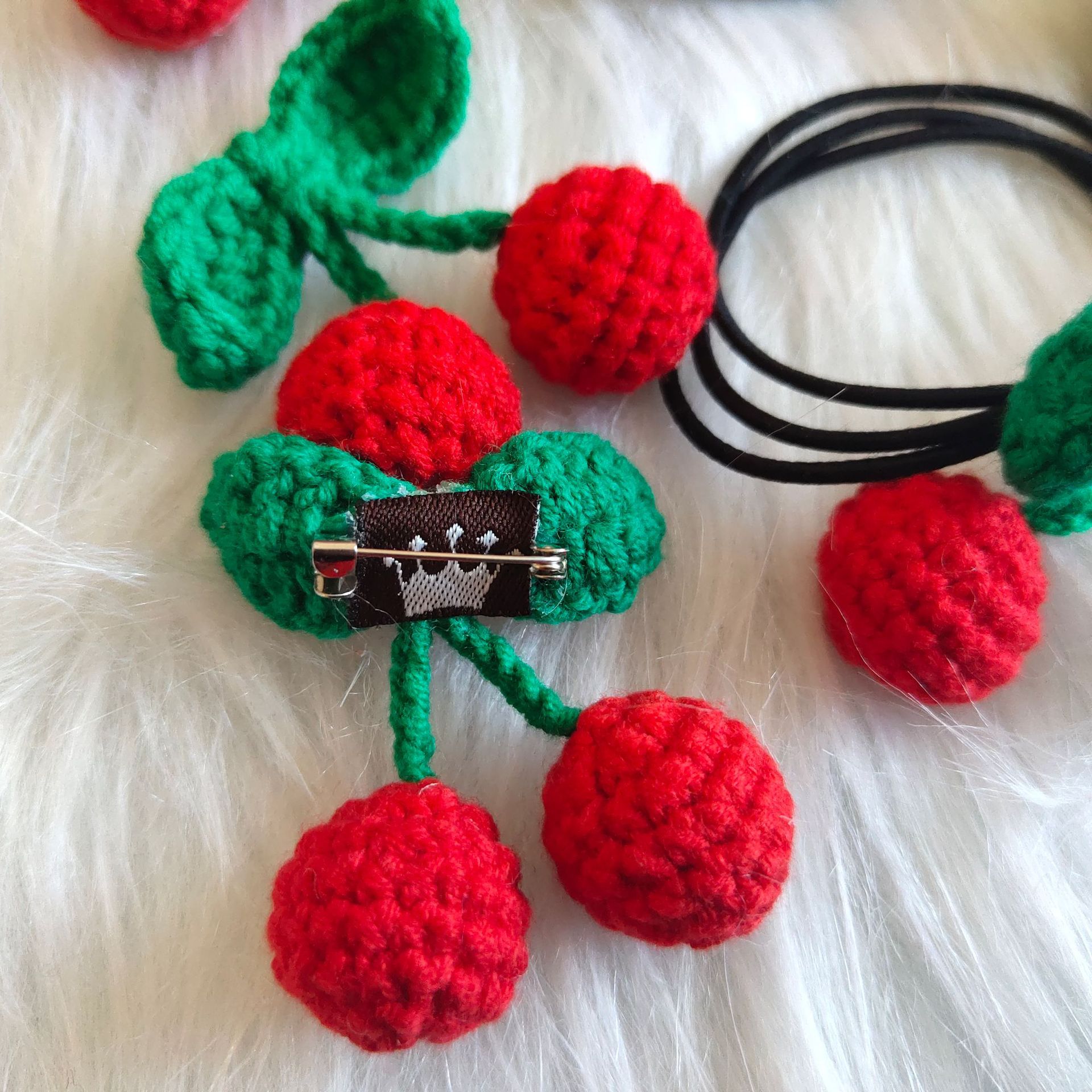 宁宁手工樱桃发圈发夹胸针好看毛线钩织发圈樱桃成品萌娃娃线