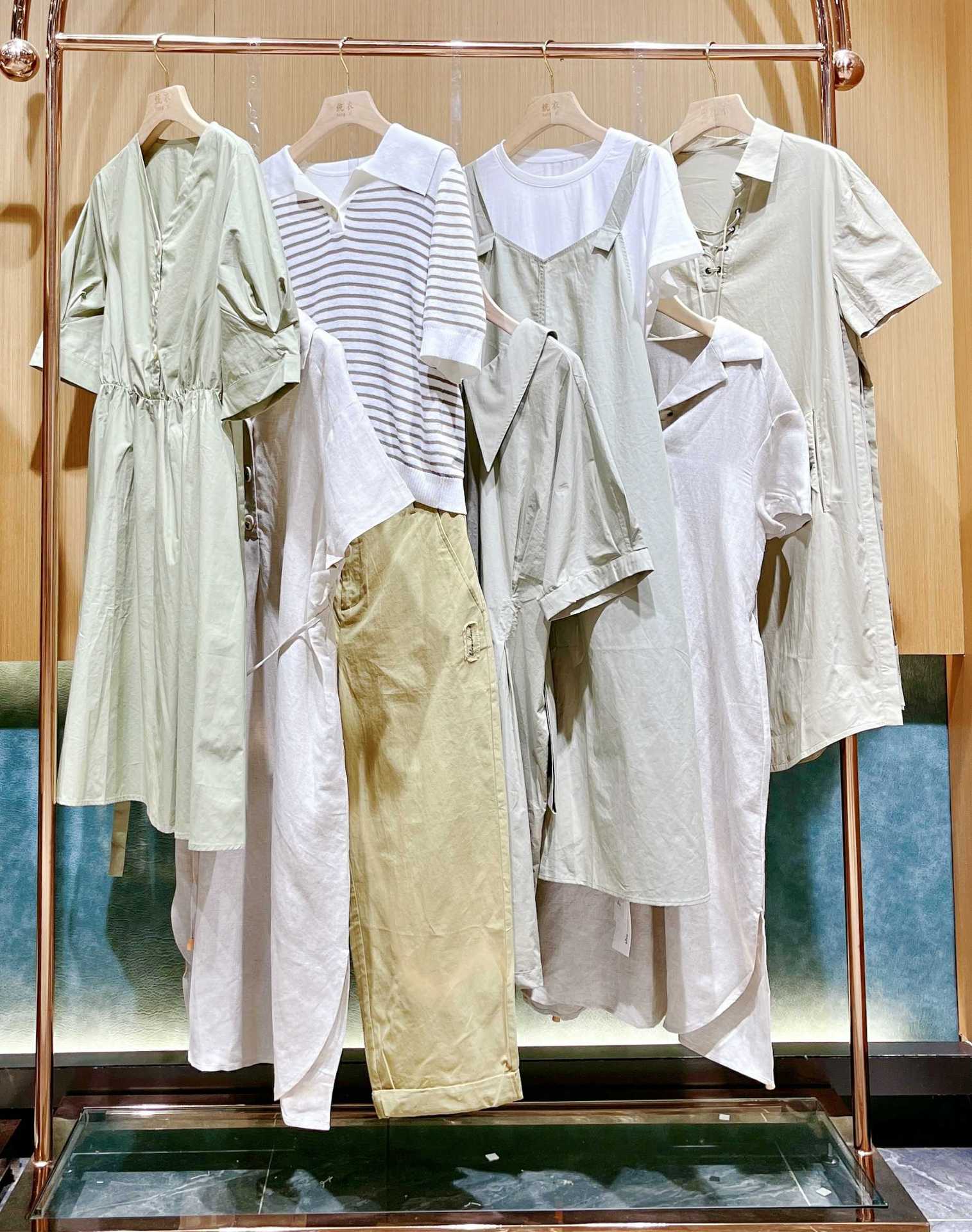 艾娃22夏专柜撤柜品牌女装折扣尾货批发实体电商直播一手货源供应