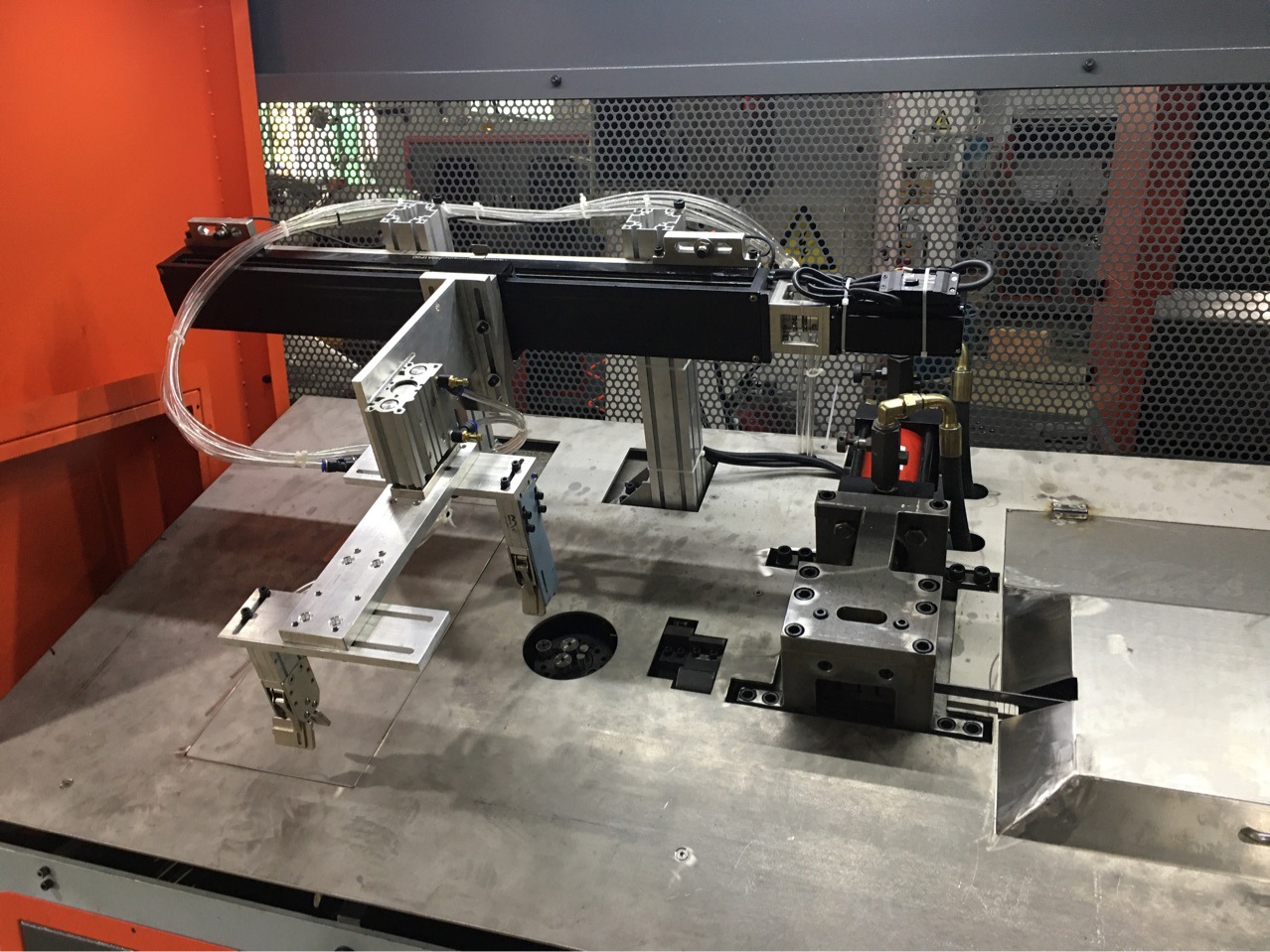 数控2d扁铁线调直冲压折弯成型机线材成型机弯曲机弯线机扁铁折弯