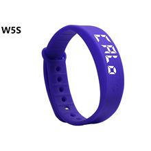 W5S可充电智能手环3D计步 LED运动手环防水手表环保硅胶腕带--
