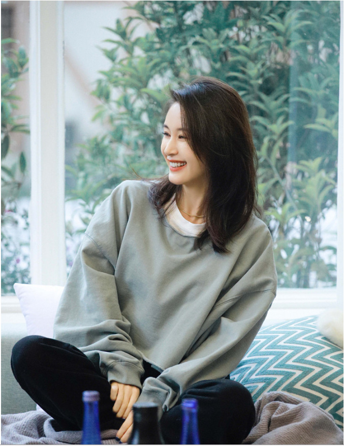 怦然再心动王子文同款衣服2021春韩版宽松显瘦短款灰色圆领卫衣女