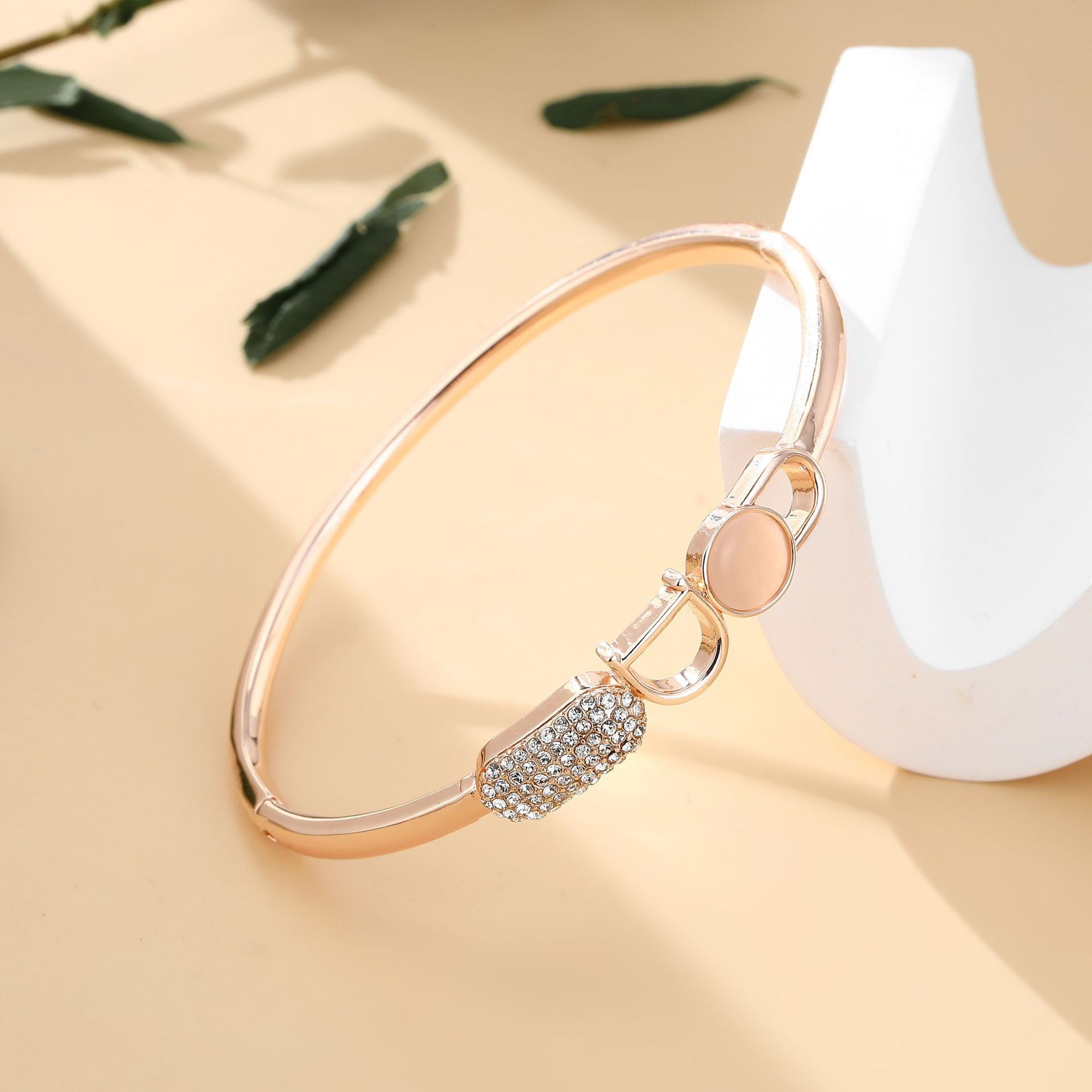 ins korean fashion simple rose gold elegant letter concentric lock bracelet cross-border direct supply european and american diamond bracelet