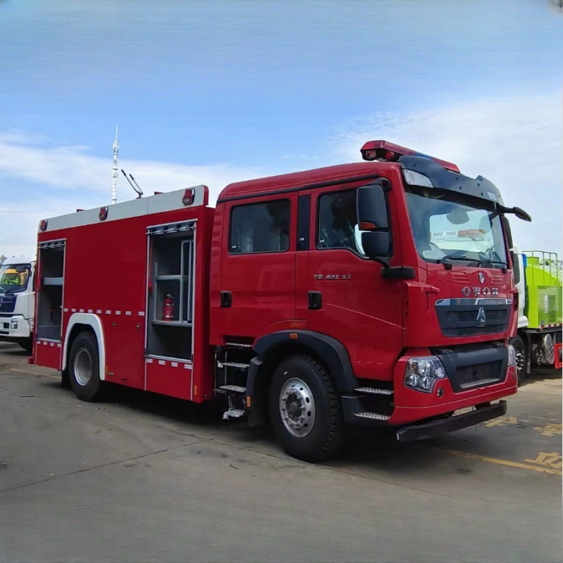 重汽豪沃消防车价格 应急灭火车 化工厂用车泡沫车 消防车现货