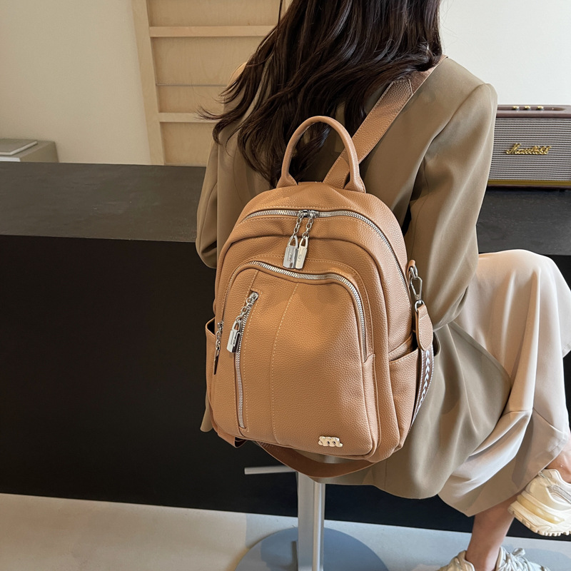 ladies new soft leather pu backpack good-looking travel commuter backpack schoolbag wholesale