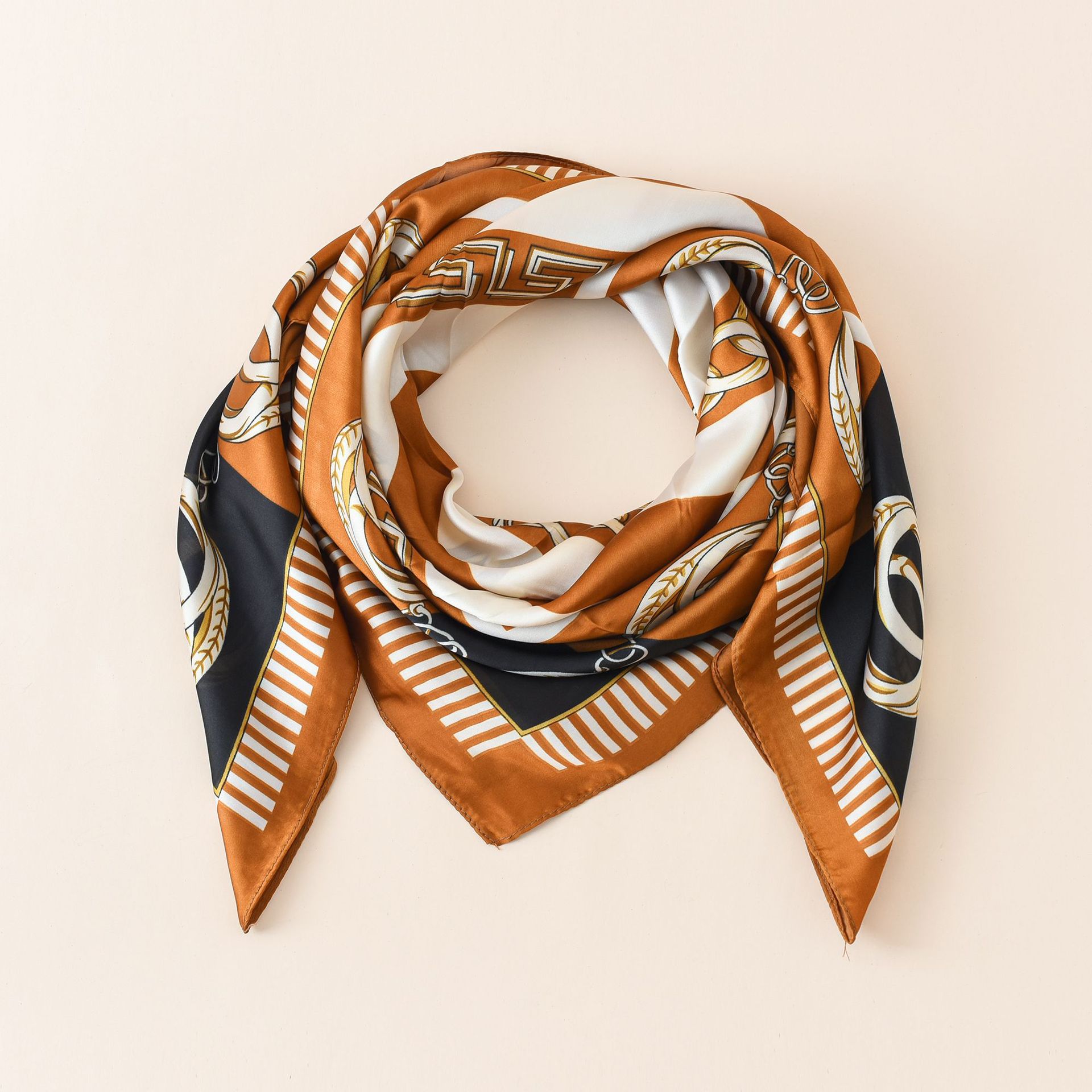 潮韩版洋气围巾90cm几何字母丝巾大方巾女秋冬款披肩百搭方巾