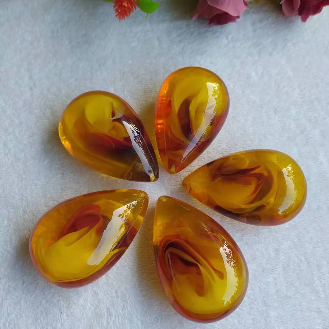 景区庙会商品厂家批发二代蜜蜡金丝珀挂件浮水荧光琥珀吊坠项链