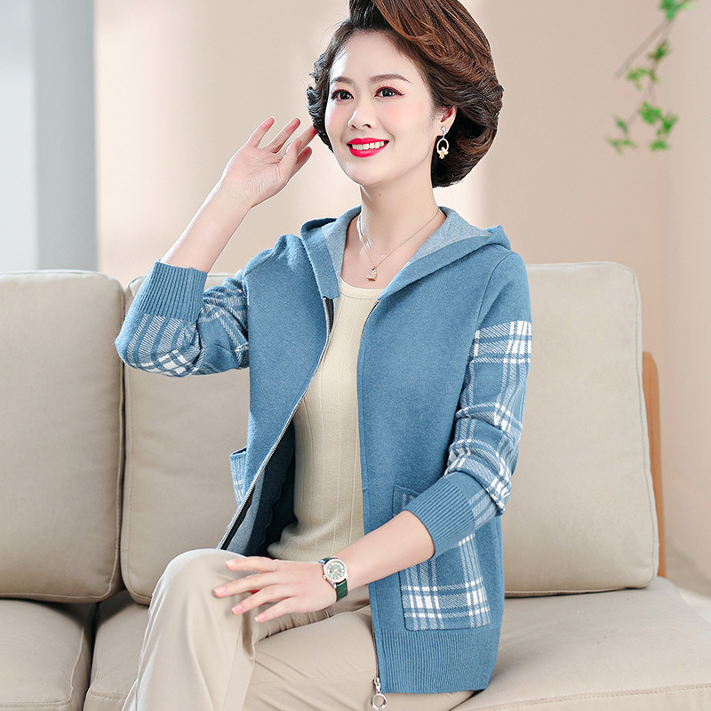 时尚妈妈春装短款开衫宽松夹克外套中老年女春秋洋气针织连帽上衣