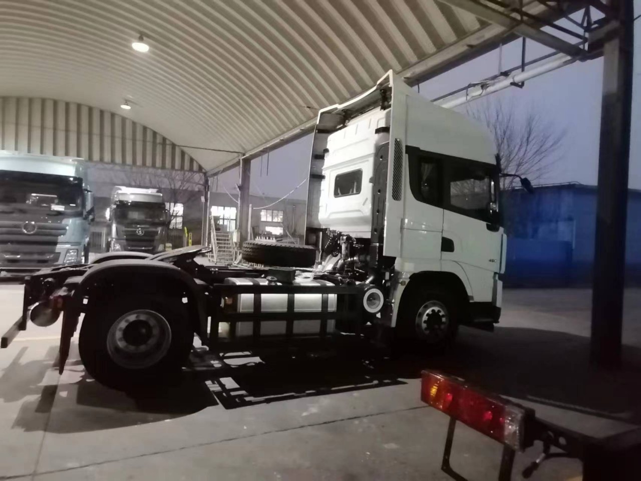 shacman陕汽重卡x3000 4x2 牵引车460马力出口中东国家沙特阿拉伯