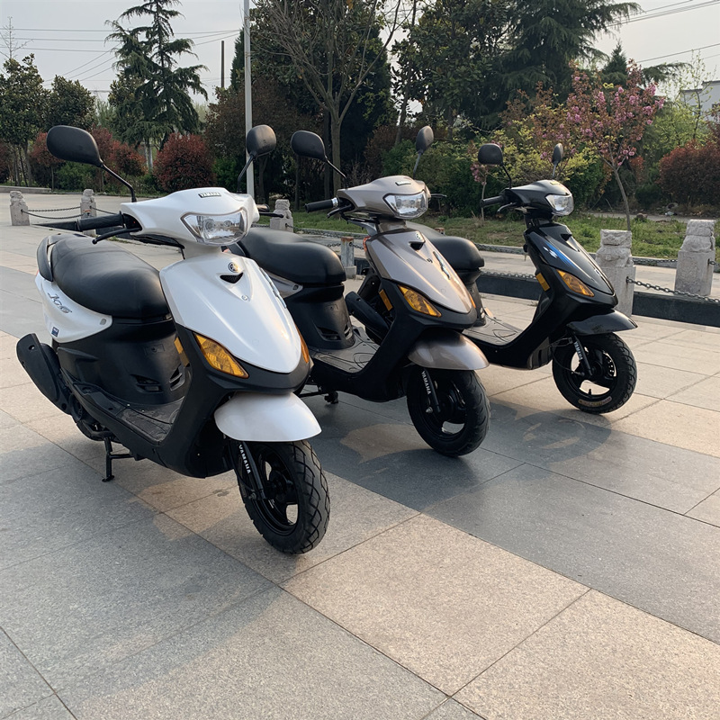 雅马哈巧格 福喜100cc踏板摩托车男女款燃油代步助力车