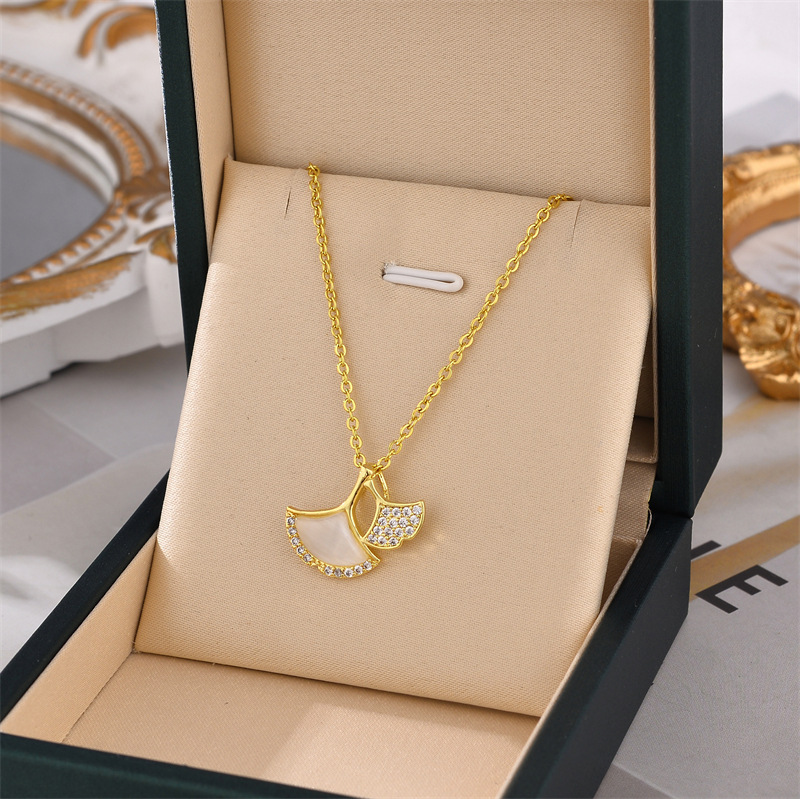 Niche Design Necklace Female Ginkgo Leaf Live Broadcast Temperament Entry Lux Titanium Steel Clavicle Chain Ins Cold Wind Pendant Tide