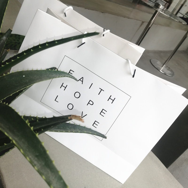 专业包装袋鞋服中号手提袋极简空白袋大号纸袋手挽袋logo彩色印刷