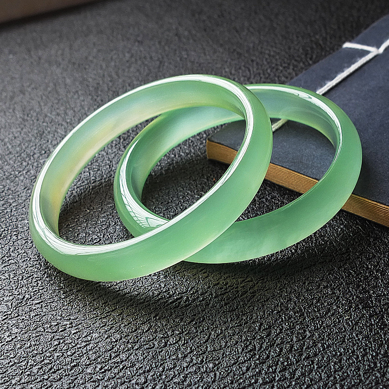 热销天然玛瑙玉髓手镯葡萄绿色玉镯细款加厚镯子玉石厂家正品批发