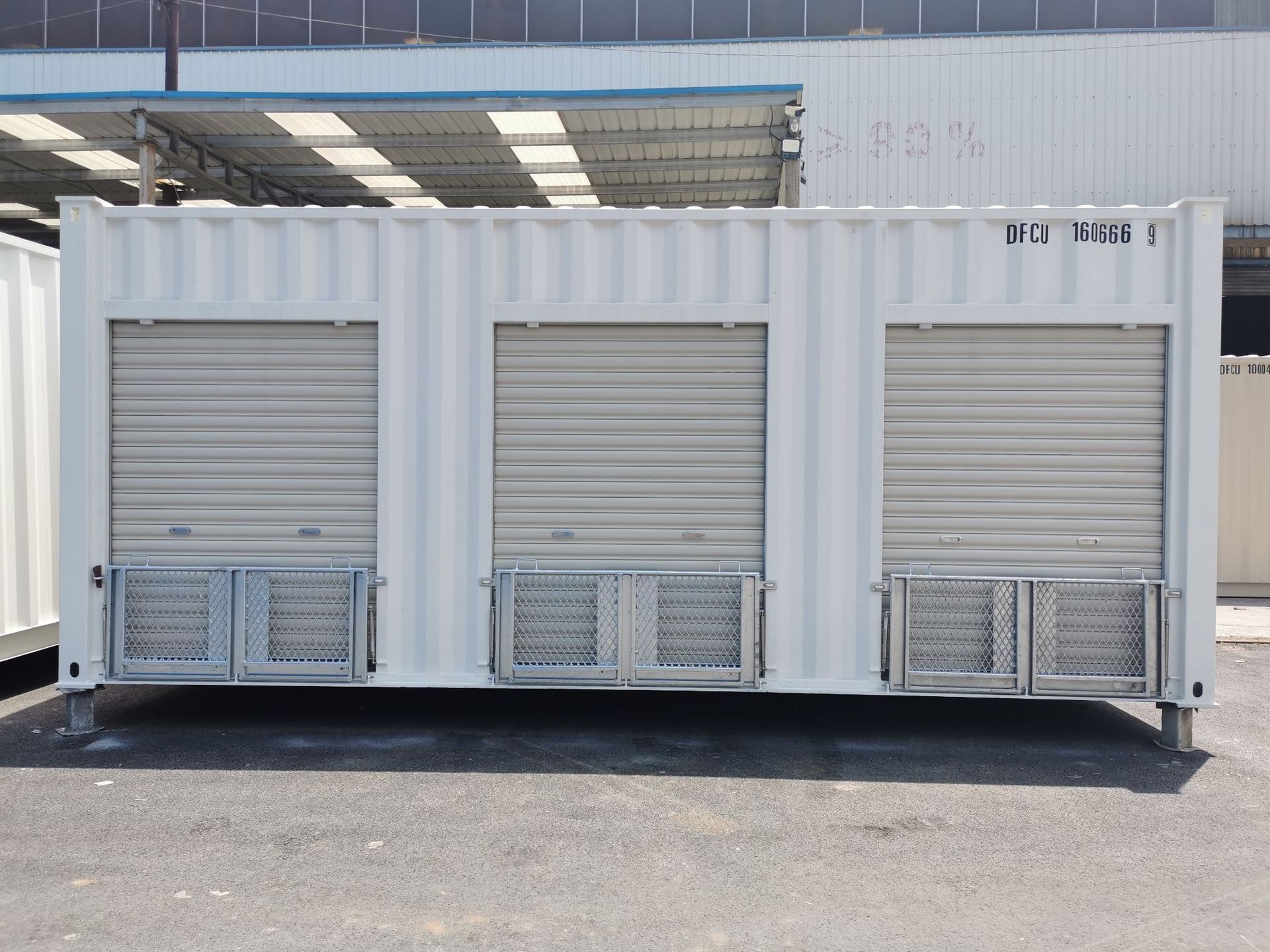 豪华房屋集装箱卷帘门三开门箱展会临时用房网红景区民宿建筑商用