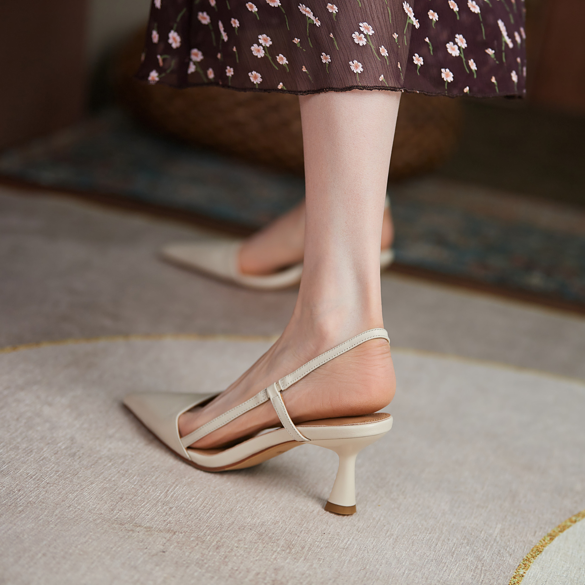 时尚包头凉鞋法式一字带高跟鞋尖头细跟凉鞋女仙女风2021春夏新款