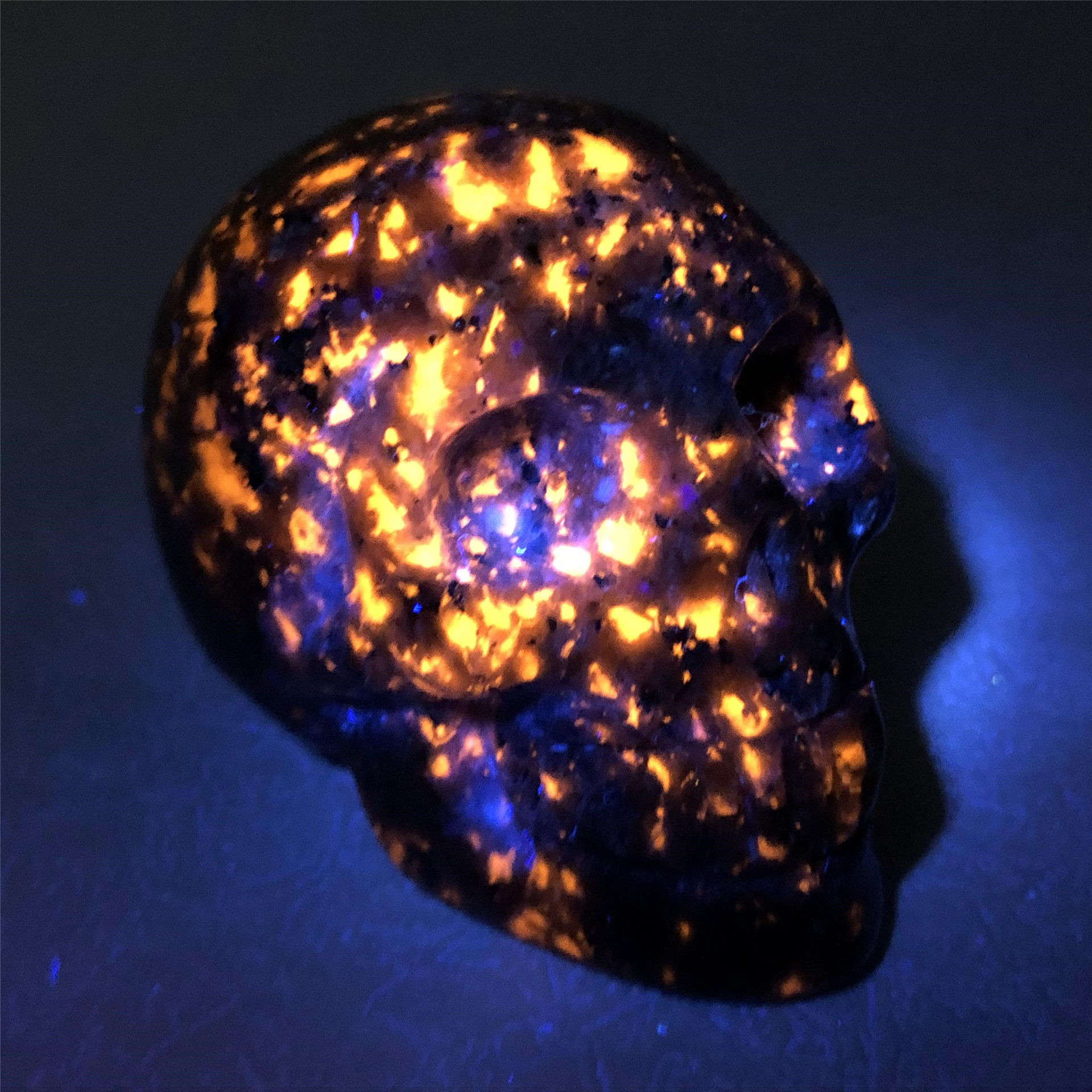 批发天然水晶雕刻2寸火焰石头骨小雕像收藏工艺品礼物小摆件