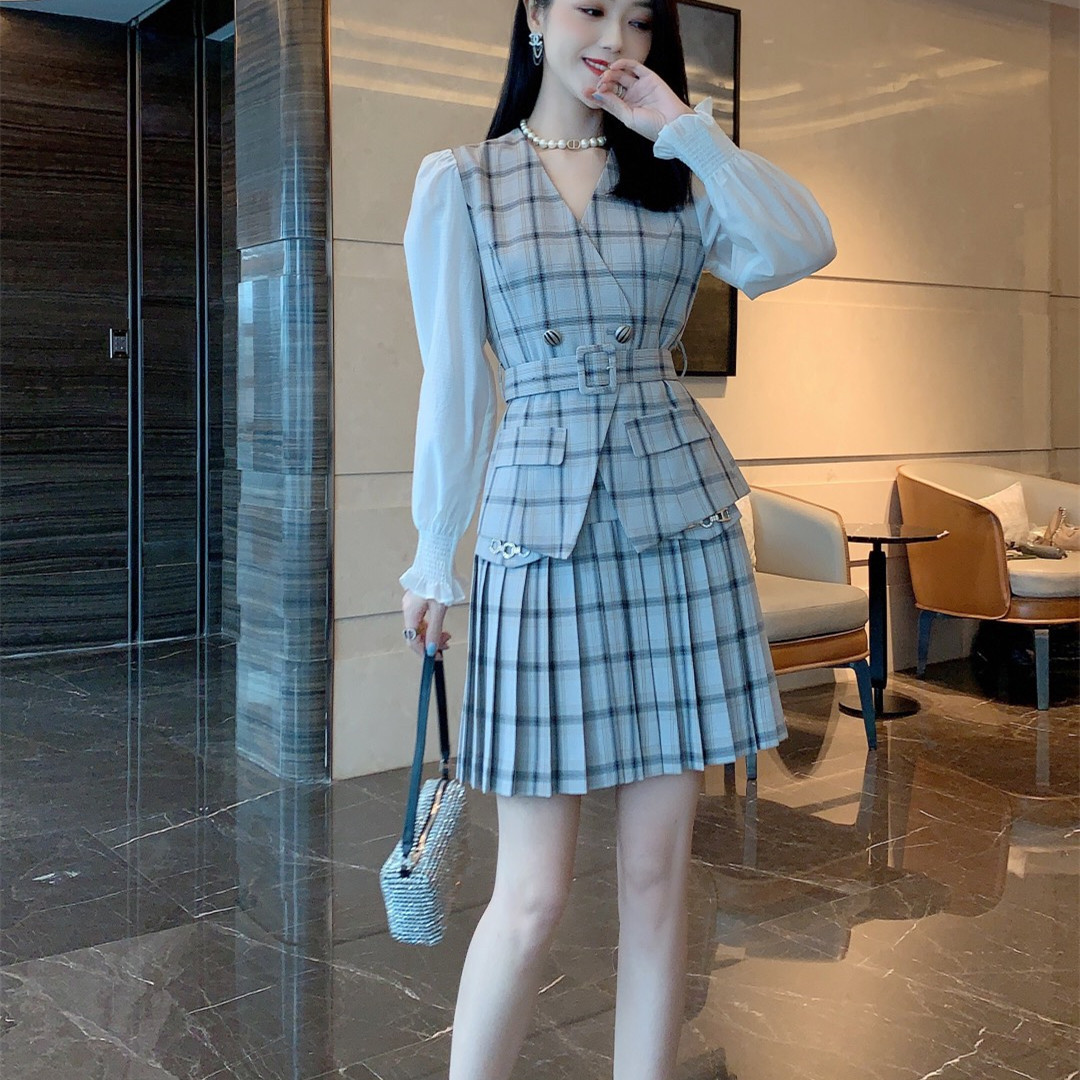 百褶收腰上衣图片