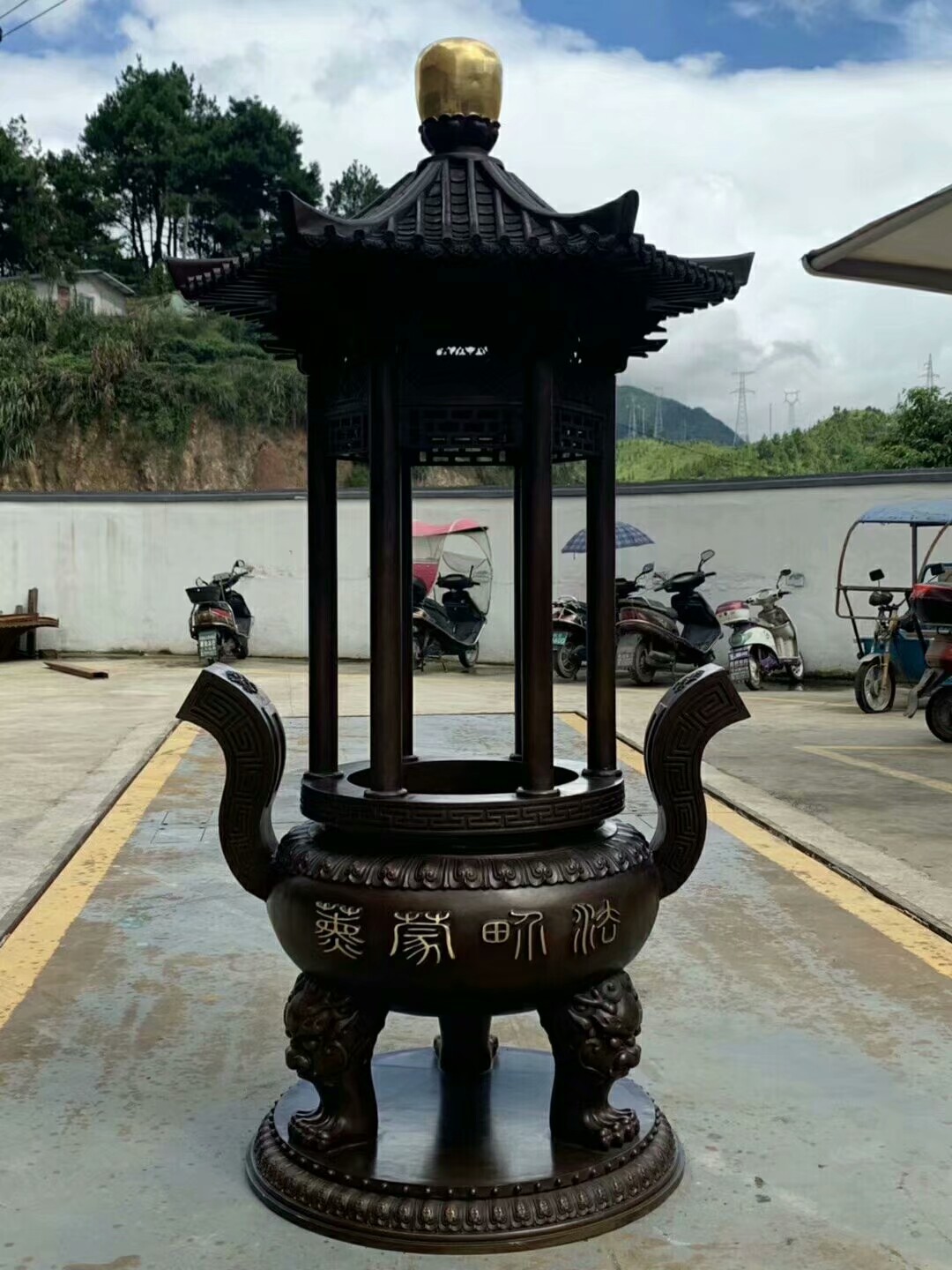 祠堂铸铁香炉 带盖圆形香炉 铜香炉 圆形六龙柱香炉 寺庙铁香炉