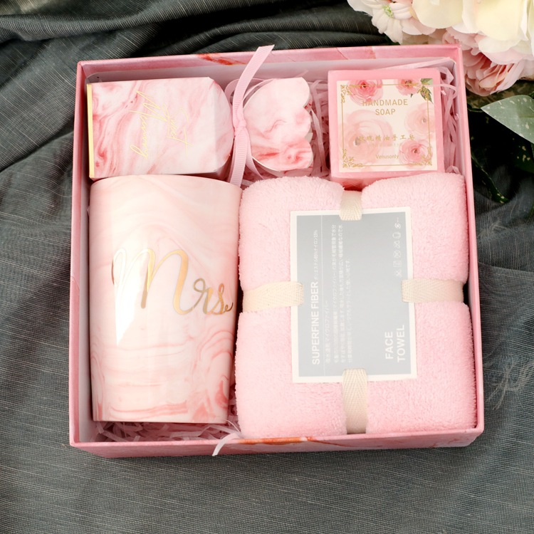 伴手礼女伴娘姐妹团礼盒结婚礼实用创意生日礼品盒包装520ins风