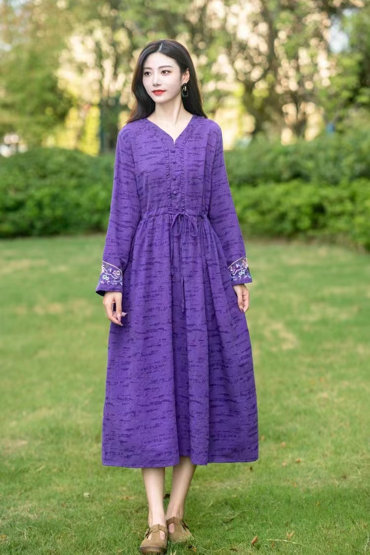 中国风复古文艺刺绣棉麻连衣裙女春秋民族风长袖宽松休闲连衣长裙