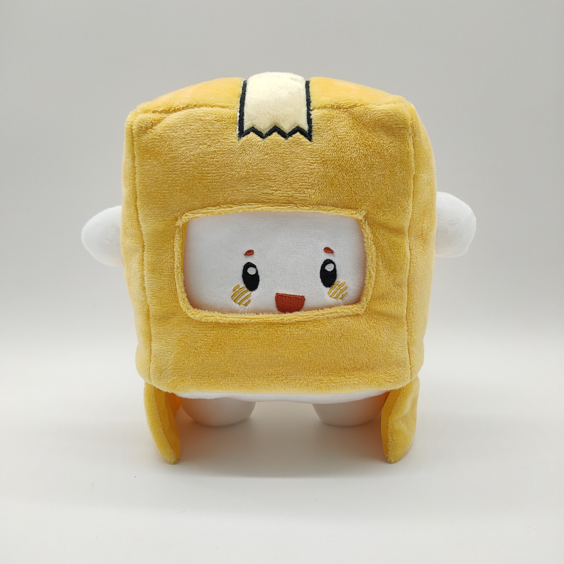 厂家直供 纸盒人变身猫咪抱枕公仔纸箱头套变装动漫周边创意玩偶