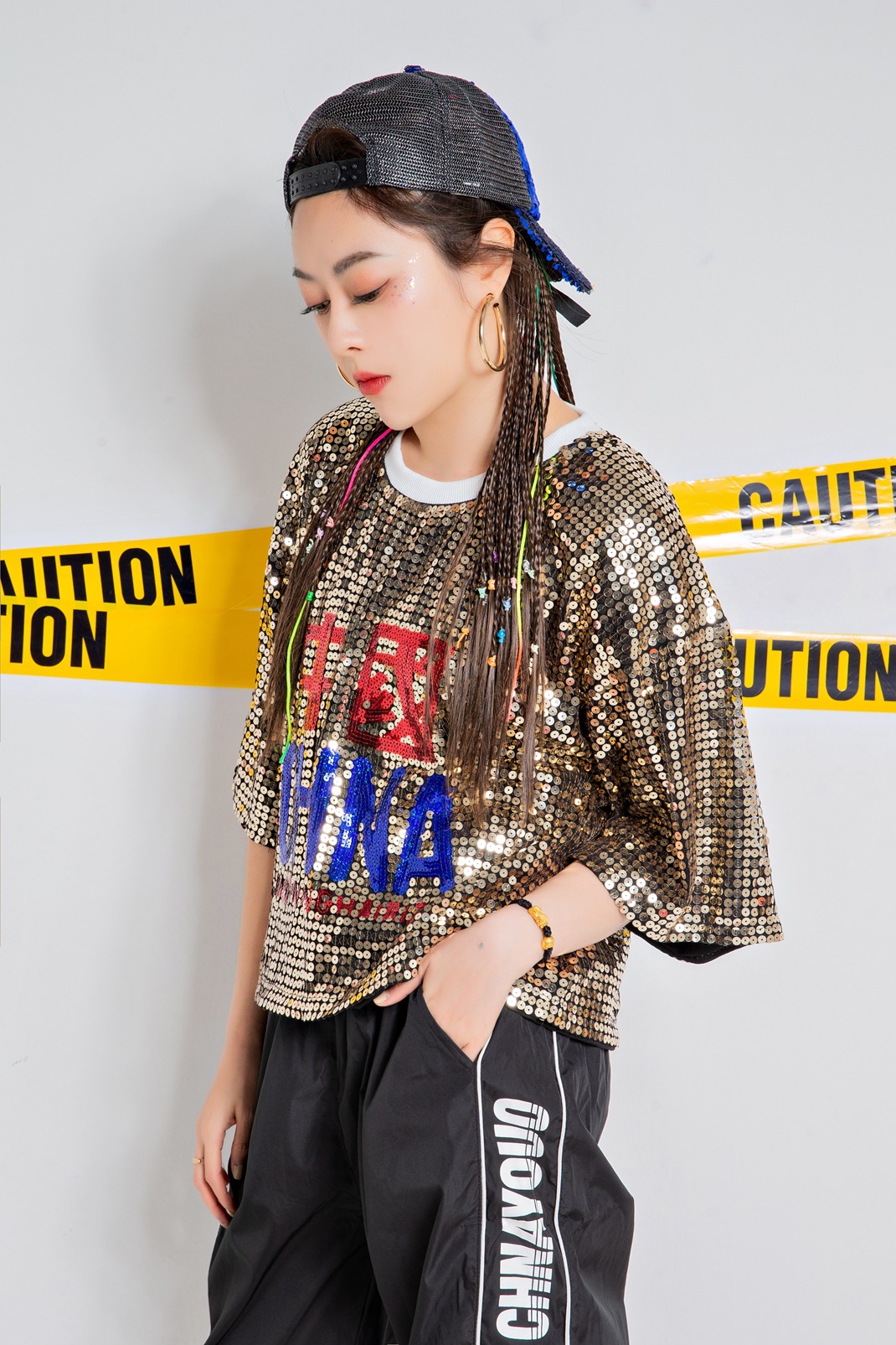 新款成人嘻哈街舞现代舞演出服爵士亮片上衣t恤舞蹈舞台表演服装