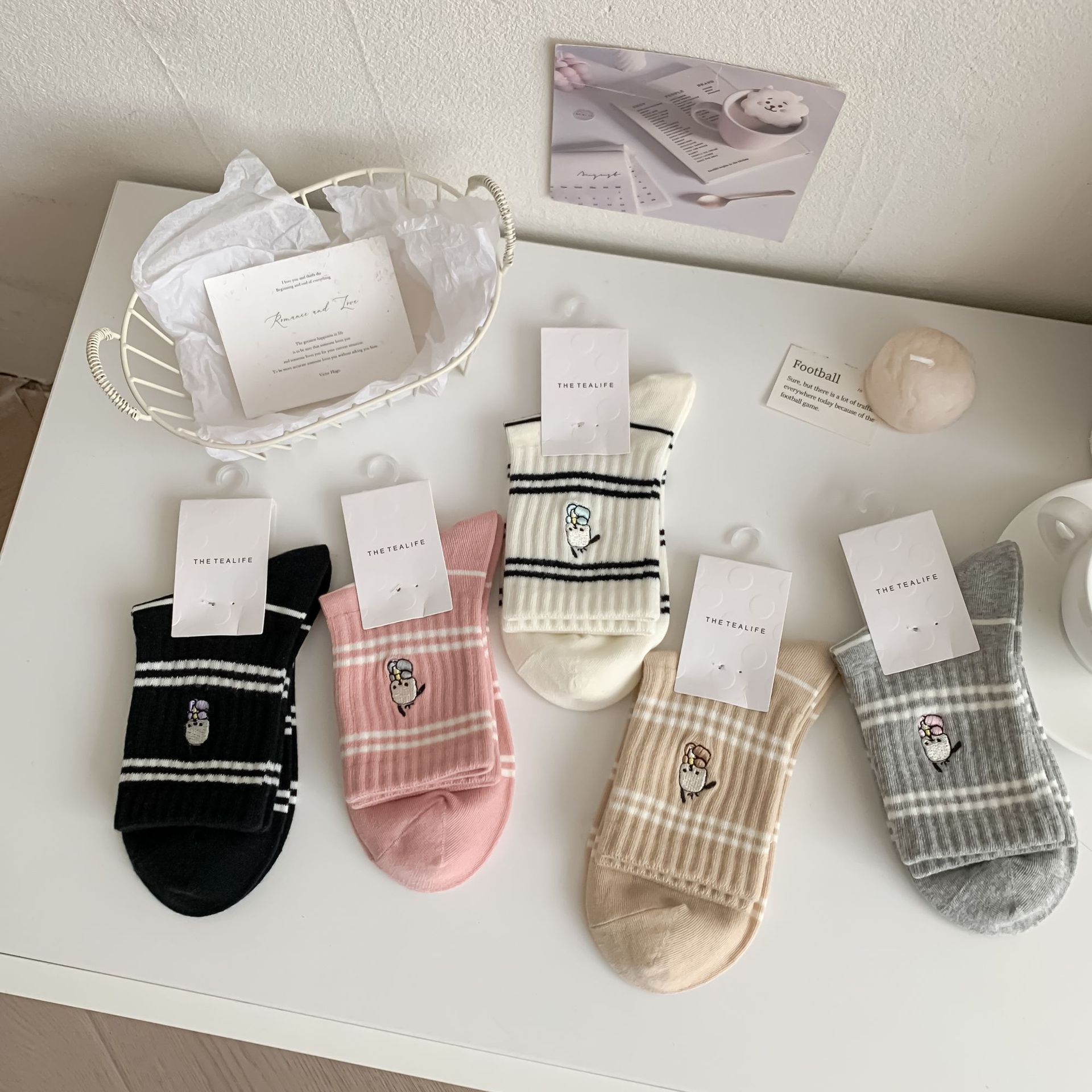 小茶生活24袜子女刺绣兔子条纹初秋季中筒袜可爱韩版棉袜诸暨批发