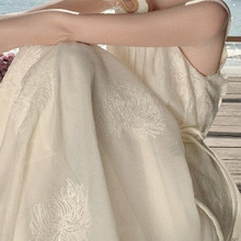 法式三亚海边度假吊带连衣裙女夏超仙气质感绝美露背沙滩长裙