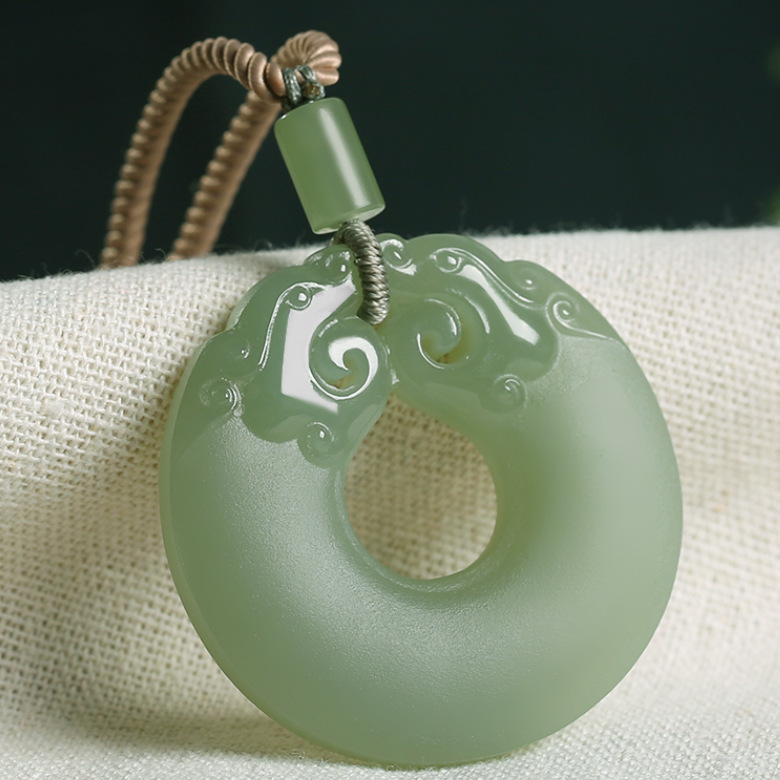 男士玉吊坠圆形