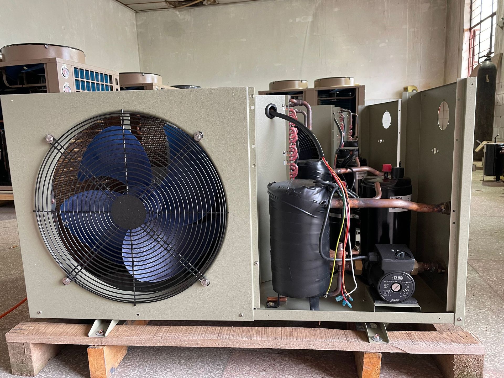 云南商用空气能热水器工业热水器,高温热水机空气能热泵热水机