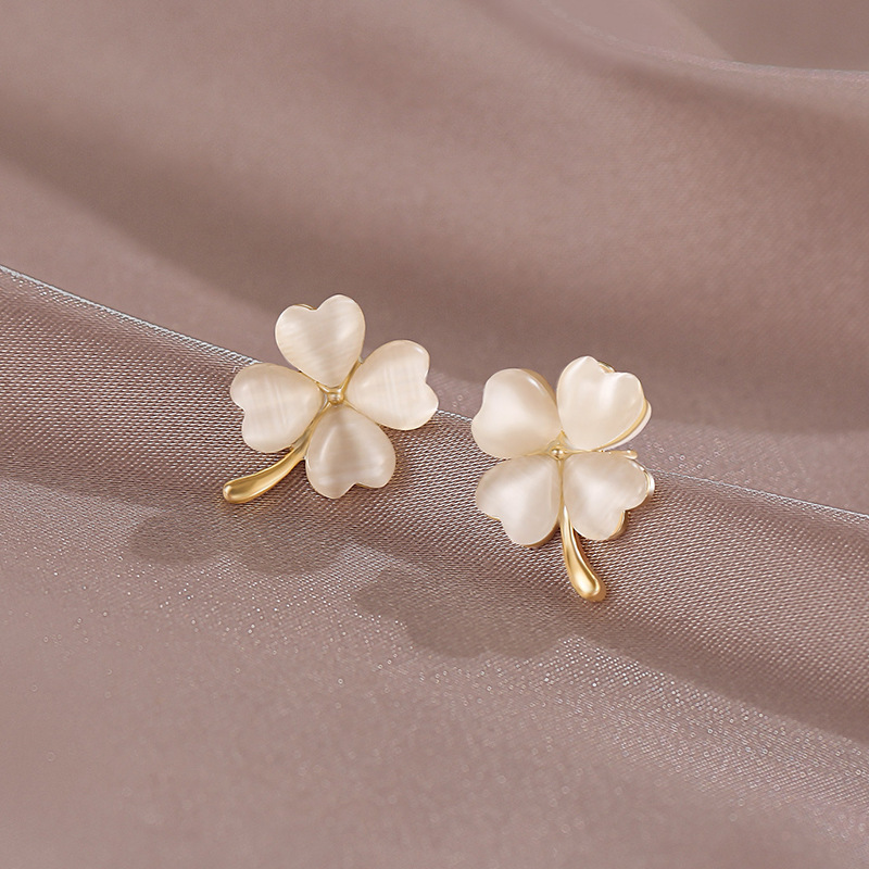 Korean Style 925 Silver Pin Earrings Women's Fashionable Temperament Pearl Design Opal Stone Ear Studs Niche Personality Earrings