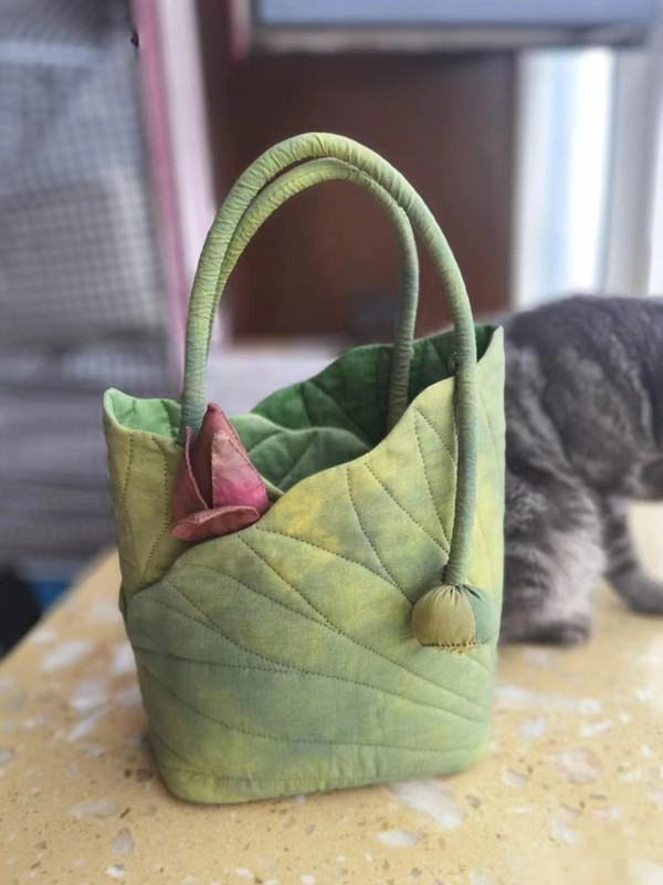 2023秋冬新款小众设计手拎荷叶包精致旗袍女包包复古风单肩水桶包