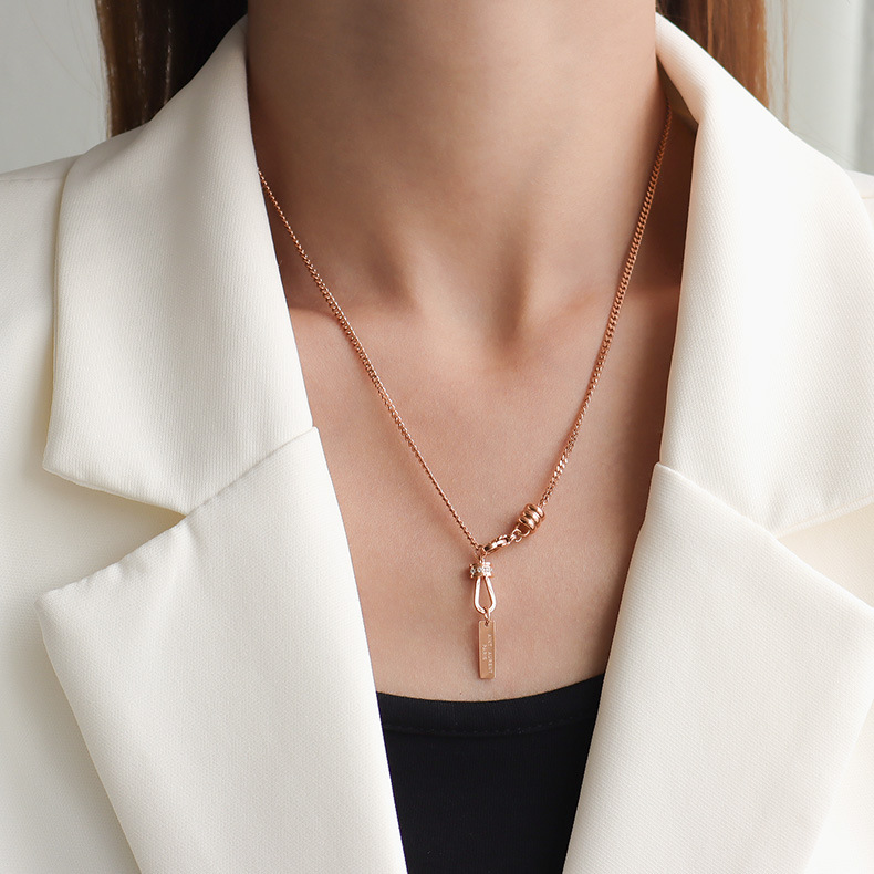 网红爆款二十而已同款 u型镶钻长牌 锁骨项链 跨镜新品配饰 p579