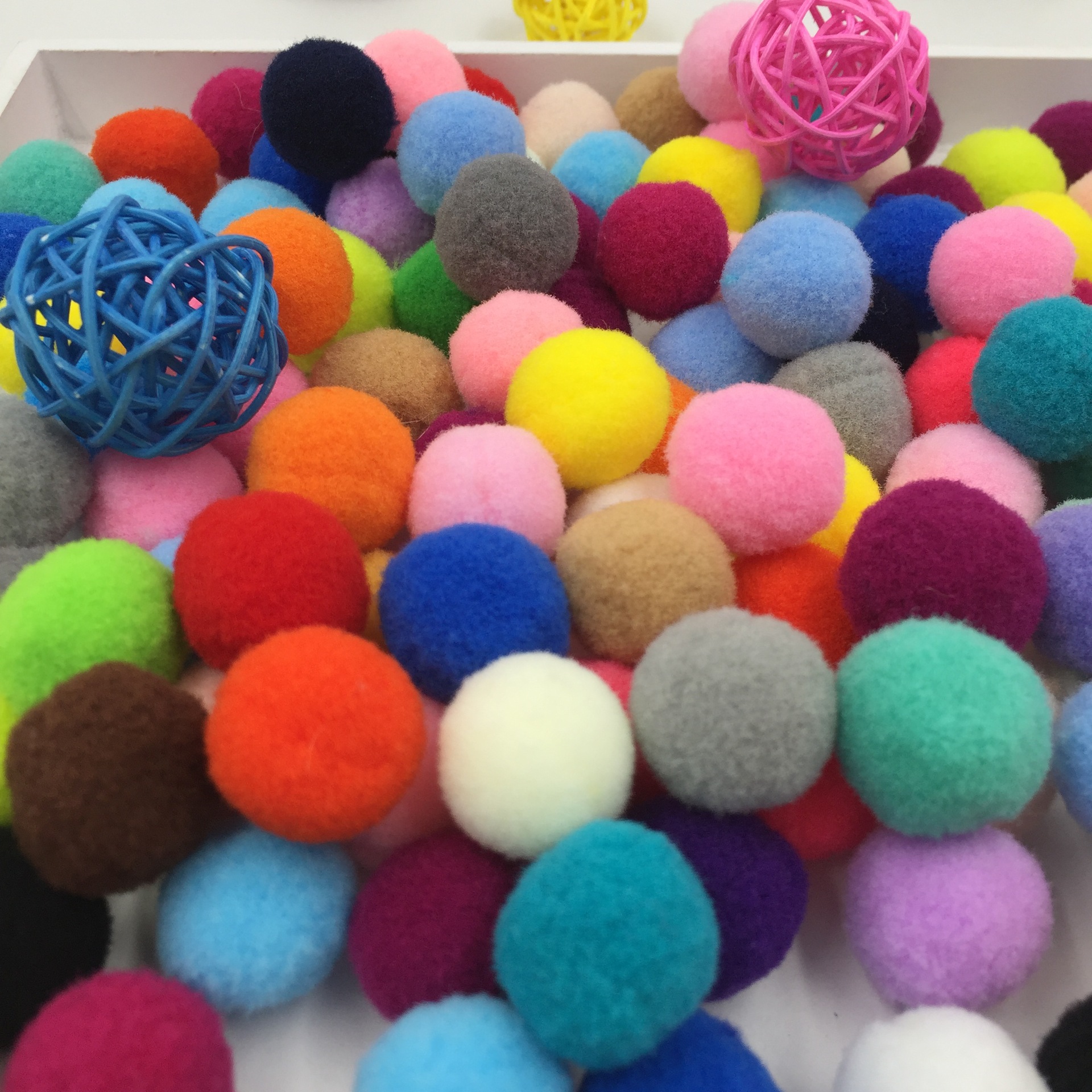 现货高弹毛绒球幼儿园手工diy材料涤纶毛毛球村上隆 太阳花毛球