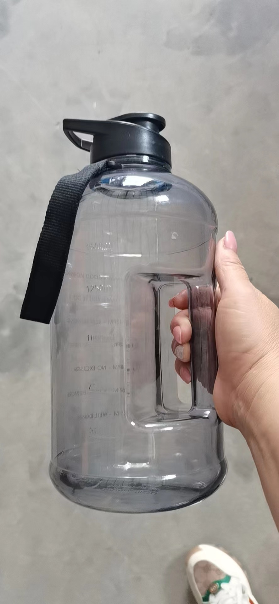 吨吨杯2200ml 手抓 运动水壶大容量水杯 元气水杯 东南亚印尼货源