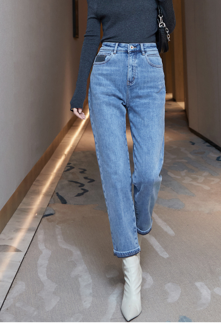 随性的时髦穿搭~ 2021年冬季高腰休闲百搭直筒浅蓝色加绒牛仔裤女