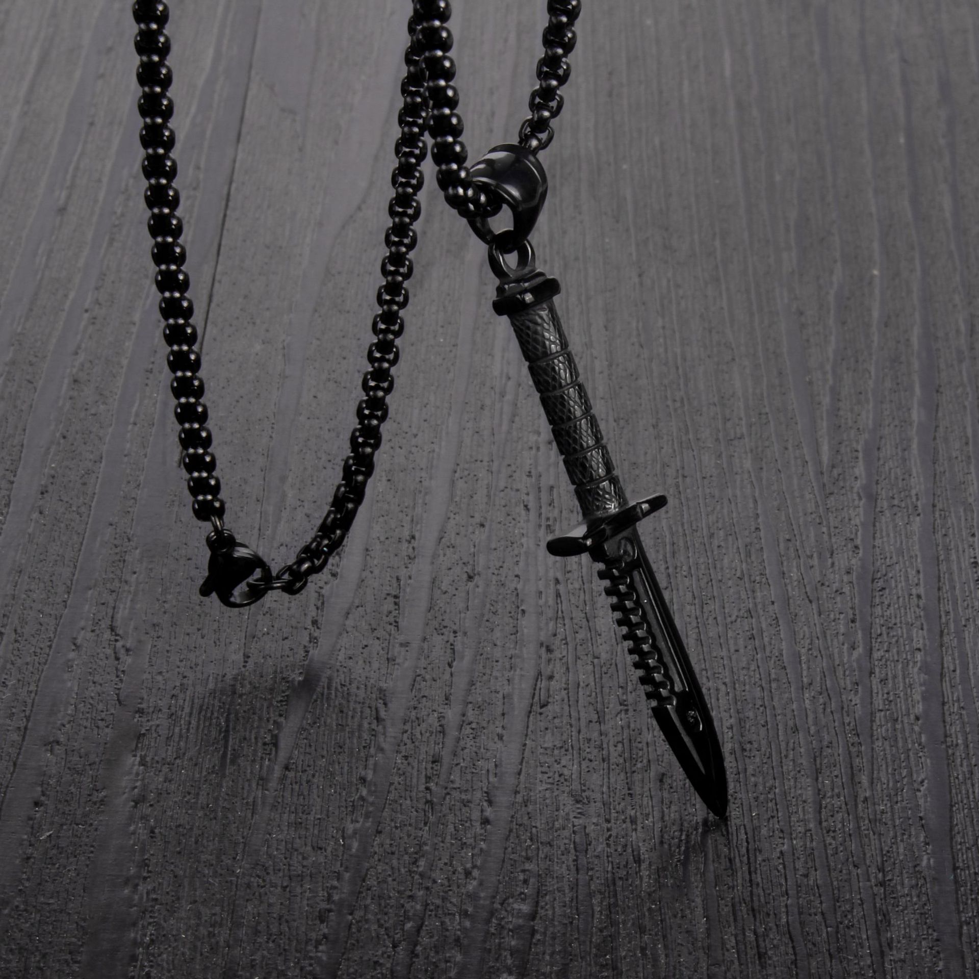 潮流时尚配饰 男士长款匕首小刀吊坠项坠 嘻哈潮男项链