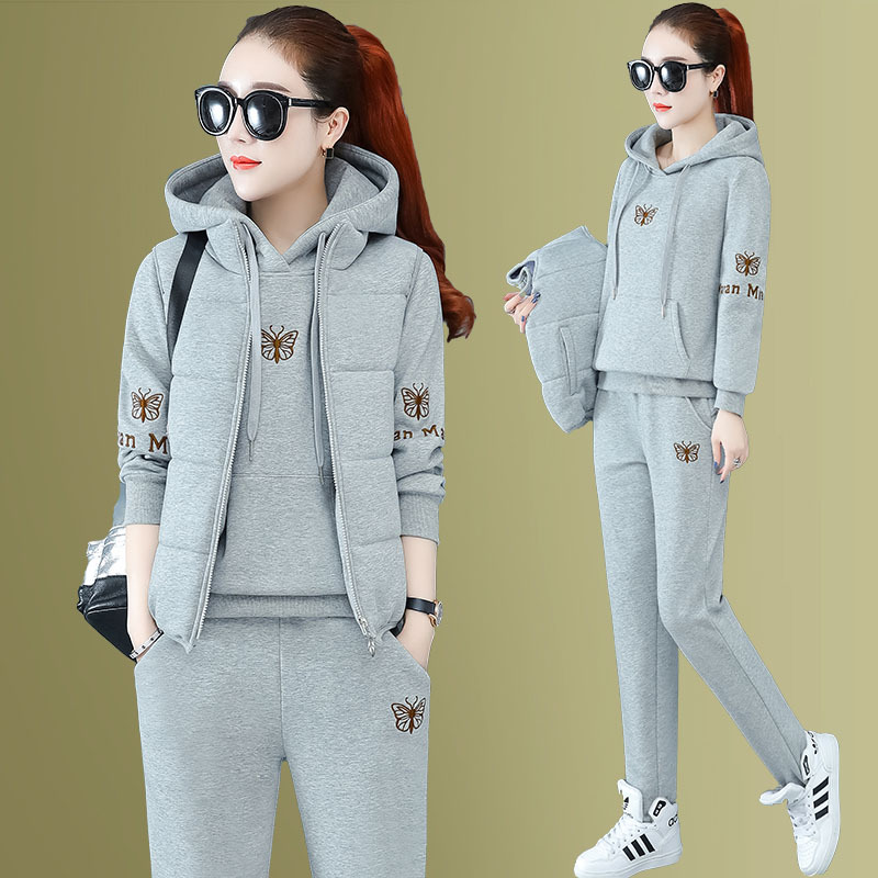 运动套装女2021冬季妈妈中老年加绒加厚保暖休闲服中年休闲三件套