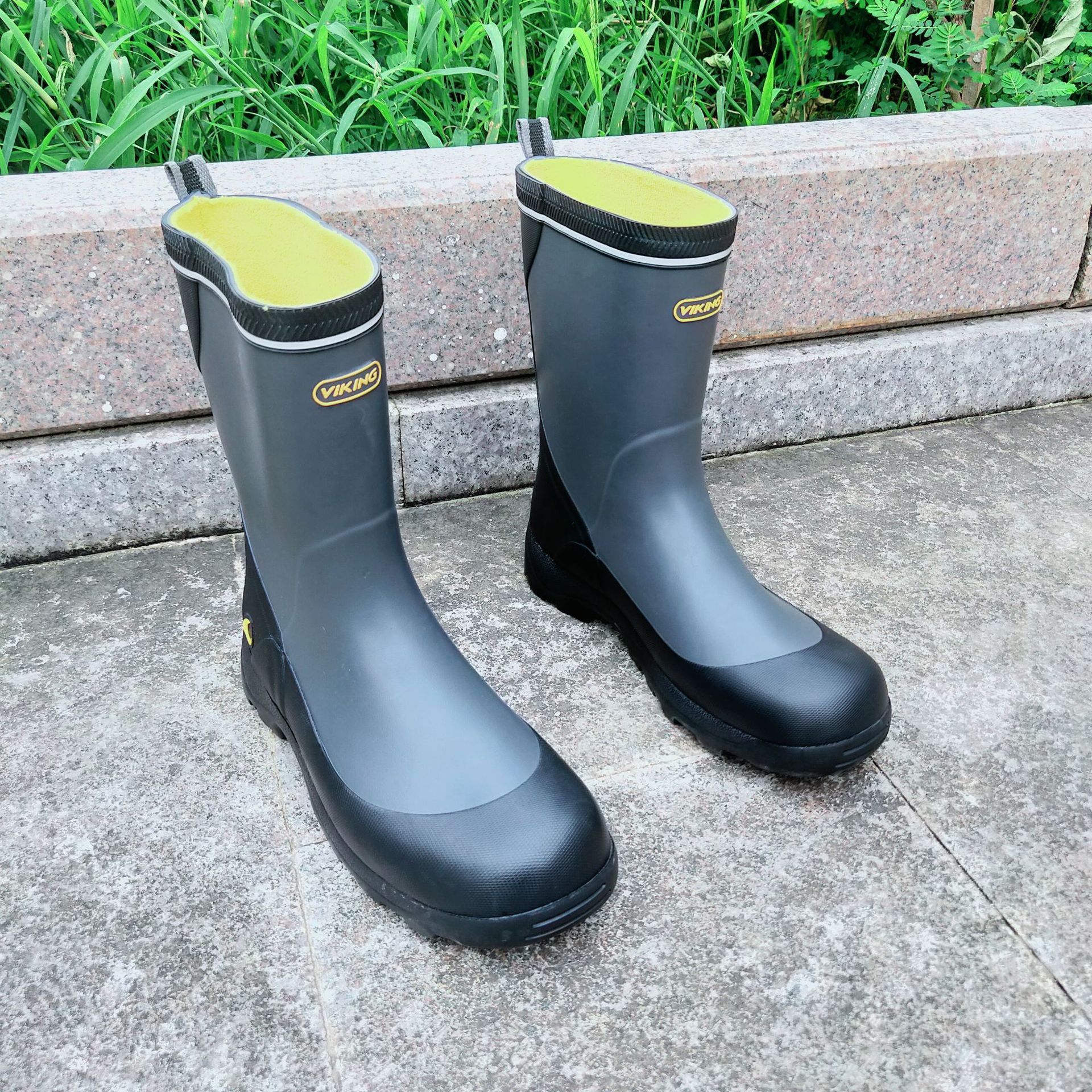 外贸男孩中大童学生雨鞋橡胶厚底防滑中筒雨靴男成人儿童雨鞋