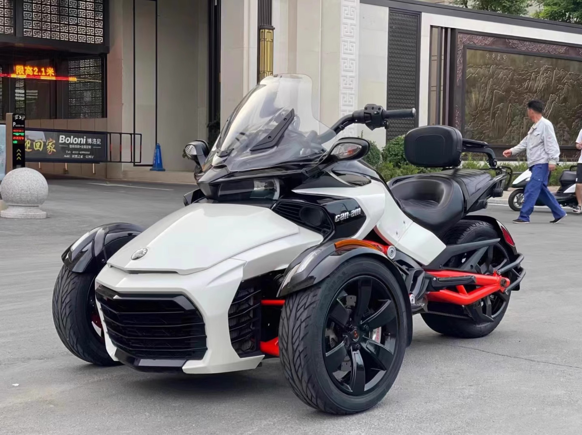 2023进口brp庞巴迪f3边偏倒三轮沙滩越野巡航踏板车摩托车