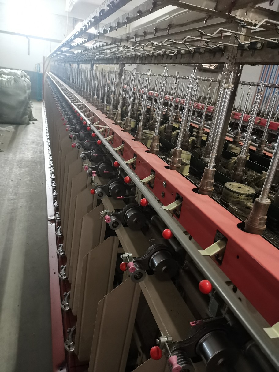 新合力kv2005型三合一数控复合捻线机 120锭 卷装1.5kg 成色新