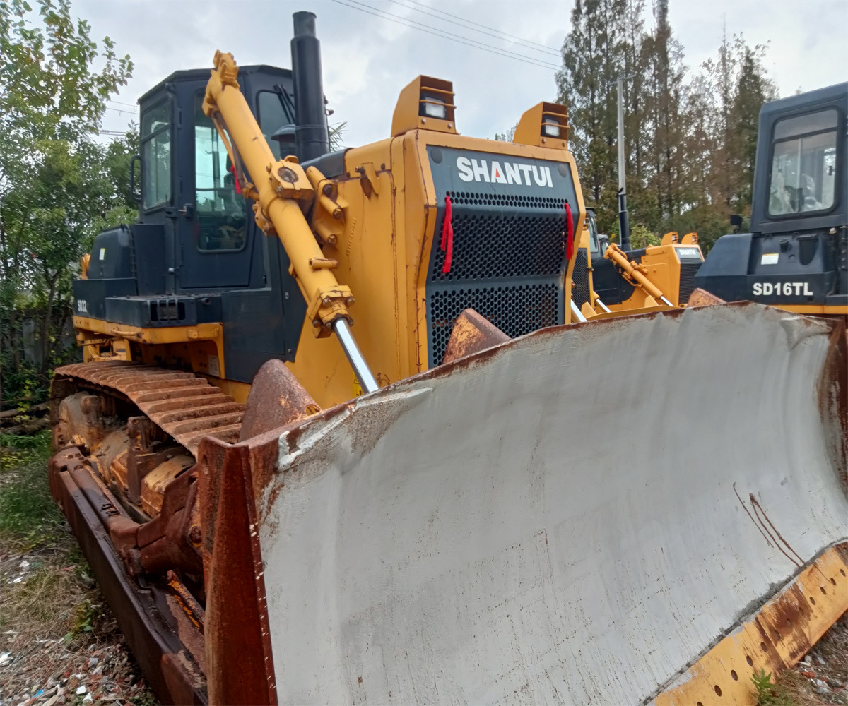 二手山推sd32 sd22 sd16l 特价处理小松推土机d155a d375a d475