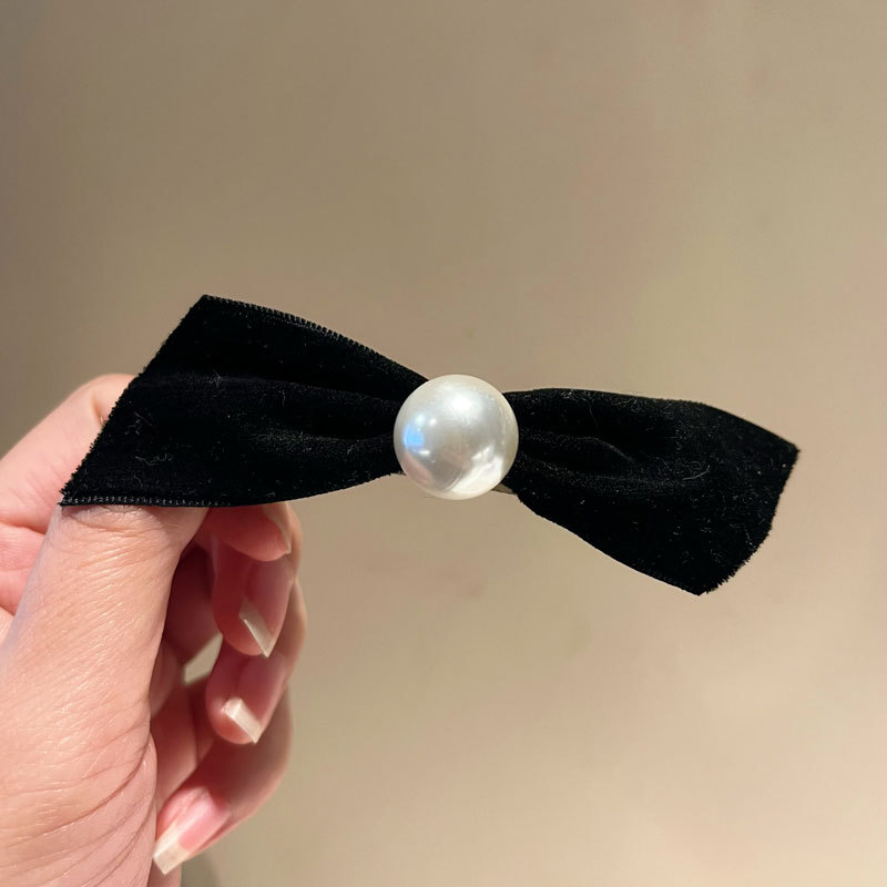 韩国丝绒黑色蝴蝶结高级感珍珠发夹女秋冬优雅夹头发刘海边夹发卡