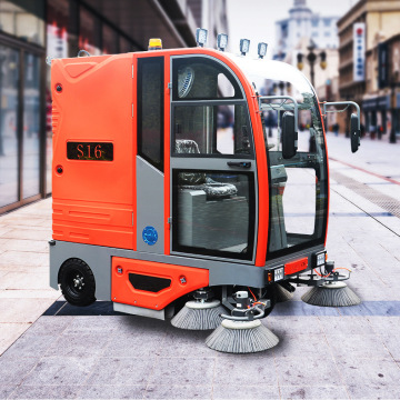 全封闭驾驶电动吸尘洒水喷雾式扫地车工业园区旅游景点学校跑道用