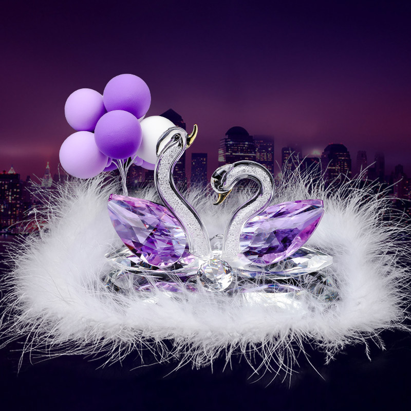 天鹅水晶汽车摆件装饰创意告白气球香水座车载用品车内饰品摆件