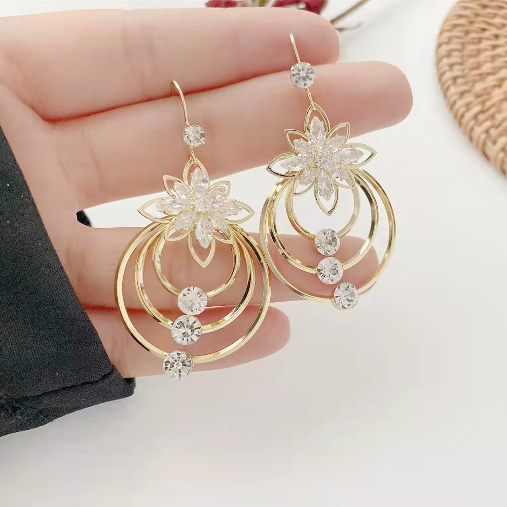 S925 Silver Needle Ice Zircon Geometric Circle Earrings New Graceful and Fashionable High Profile and Generous Earrings