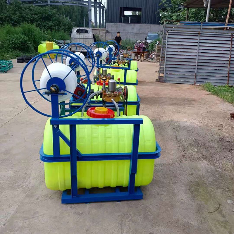 牵引式大蒜出土收获机 汽油链轨式刨蒜机 自动震土不伤皮收蒜机