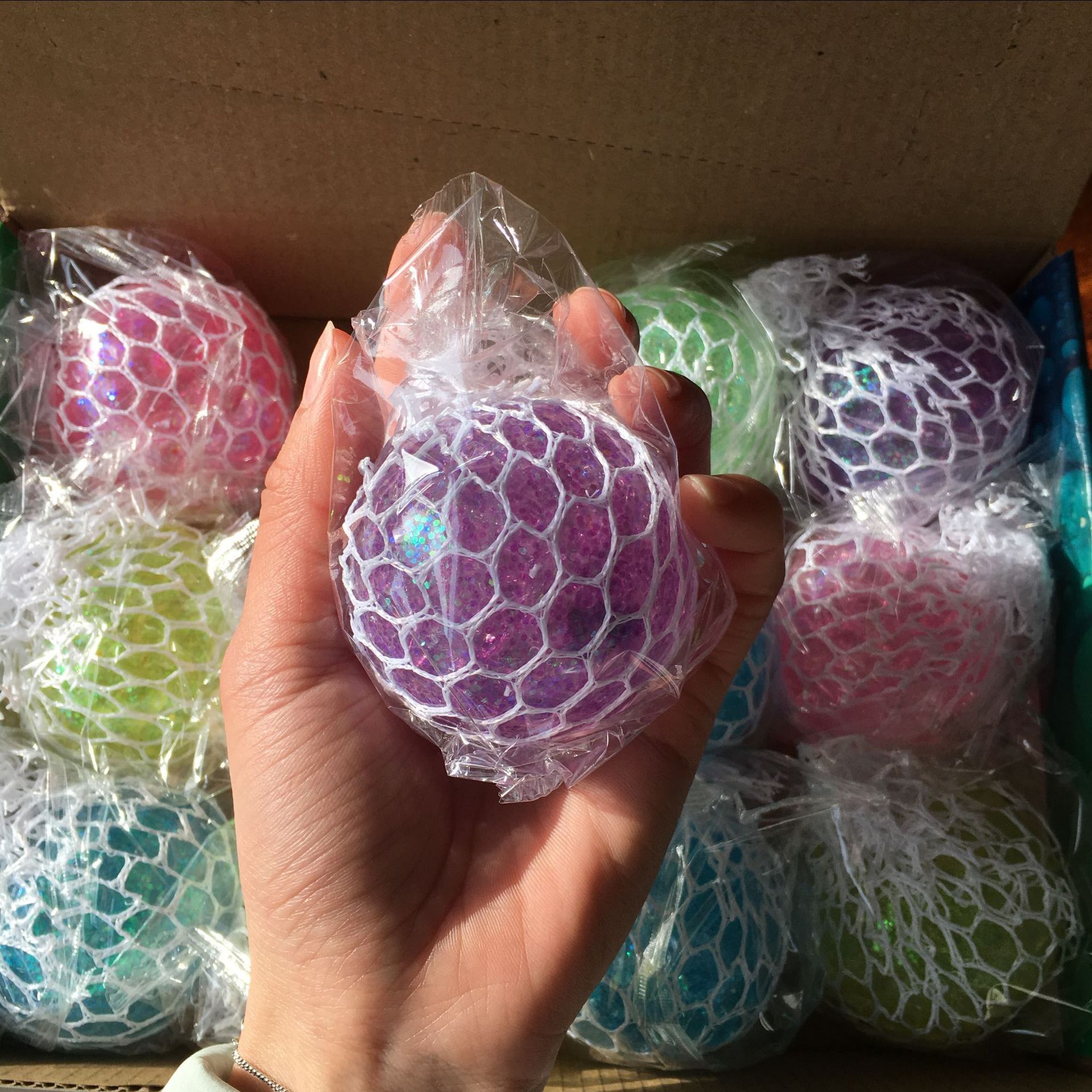 预售新款 夜光发泄球葡萄球减压球创意玩具 儿童玩具厂家批发