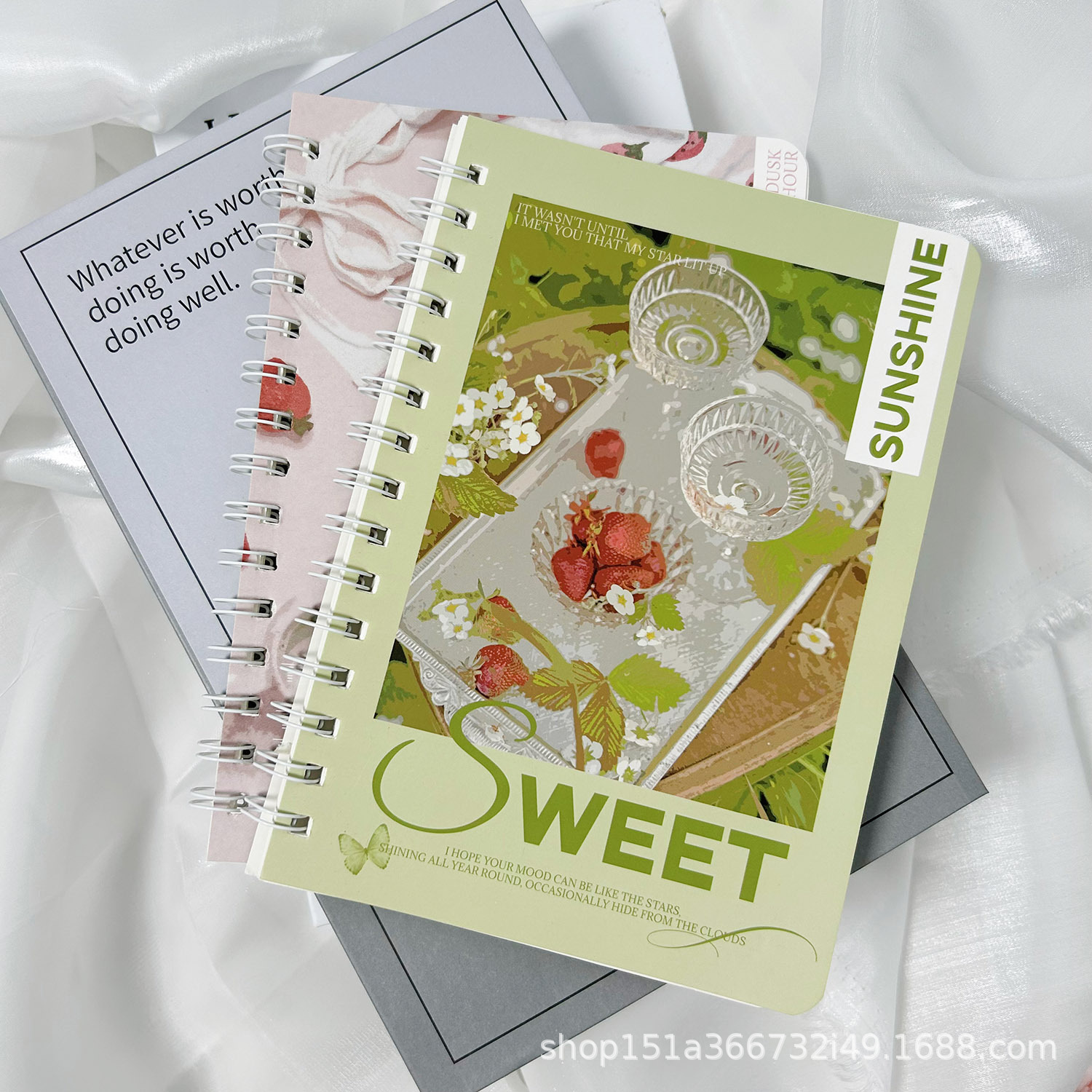 草莓系列横线本a5线圈本拼贴手账本高颜值笔记本ins学生笔记日记