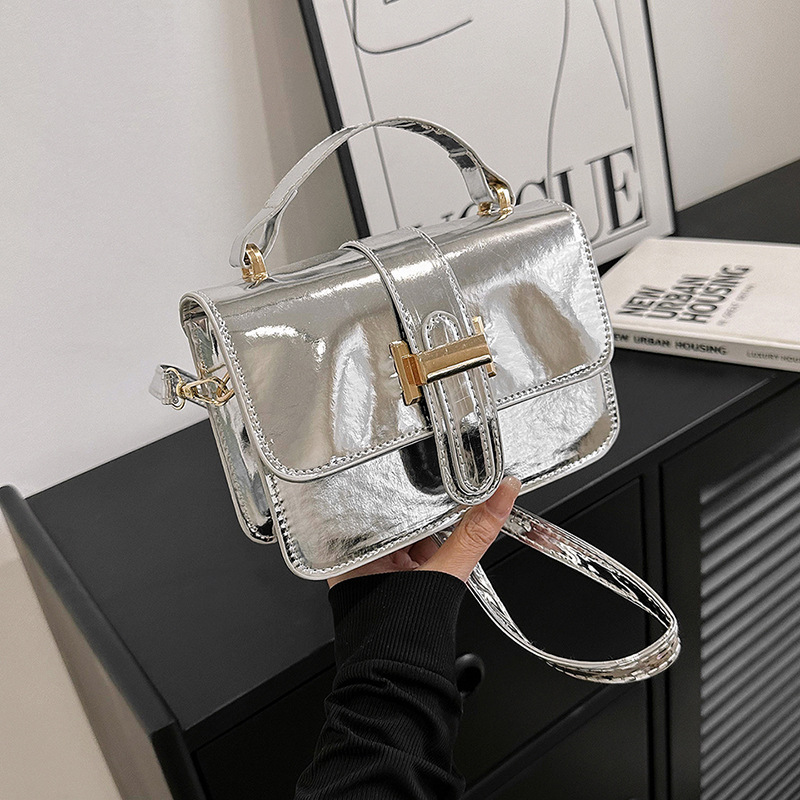 Fashion Patent Leather Glossy Small Square Bag 2023 Summer Niche High Quality Bag Women's Bag Western Style Internet Celebrity Shoulder Messenger Bag